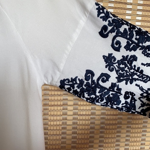 SOLITAIRE SWIM RAGLAN CREW NECK WHITE W. NAVY BLUE EMBROIDERY TUNIC/COVER‎ UP  L - Picture 8 of 9